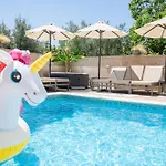 Vellum Luxury Living Отель 2*