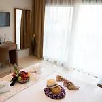 Vellum Luxury Living Szálloda