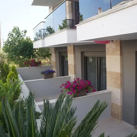 فندق Vellum Luxury Living 2*