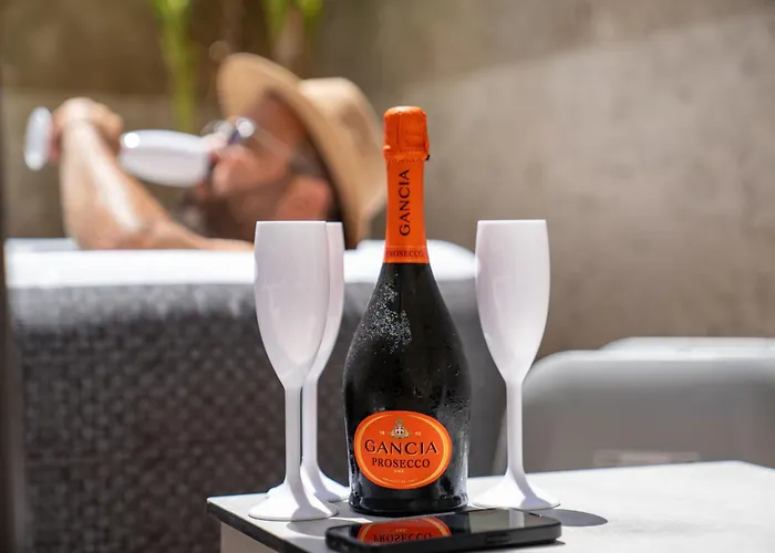 Vellum Luxury Living Szálloda 2*