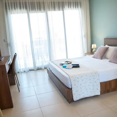 Vellum Luxury Living Ξενοδοχείο