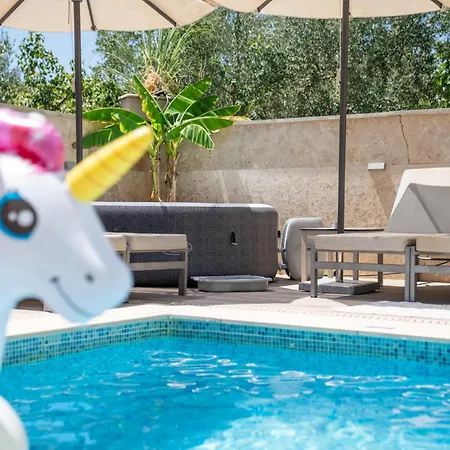 Ξενοδοχείο Vellum Luxury Living