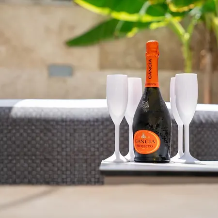 Vellum Luxury Living 2*