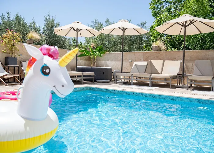 Vellum Luxury Living Hotell 2*